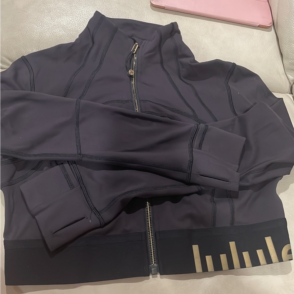 Lululemon limited edition black gold cropped define